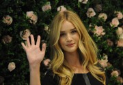 Rosie Huntington Whiteley ロージー・ハンティントン・ホワイトレー